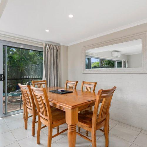 Le Court Villas Noosa Heads Exterior foto